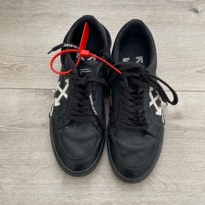 Off White Vulc Sneaker Black White 2020